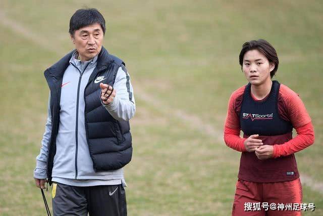 吉乌未获切尔西一线队号码 或将面临离队风险